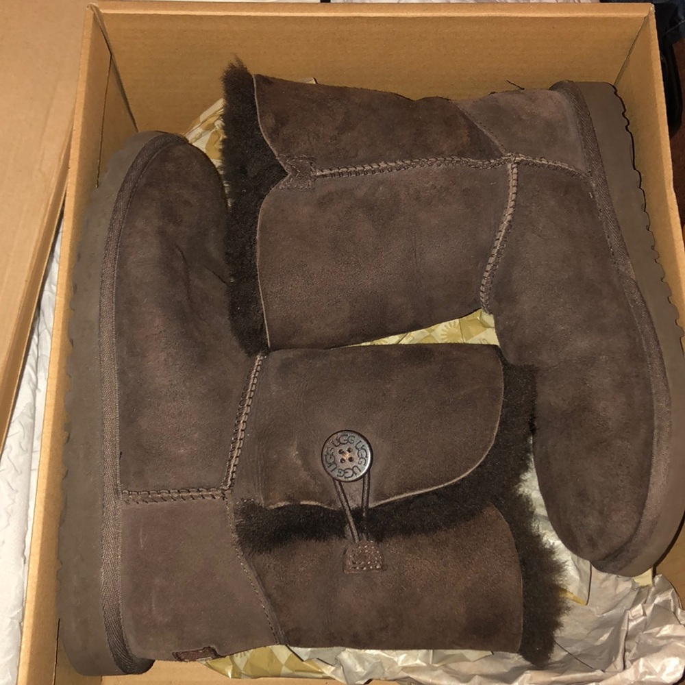 Bailey Button Uggs
